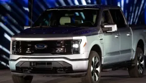 Tesla Cybertruck vs Ford F-150 Lightning: Expertenvergleich von Funktionen, Leistung und Innovation