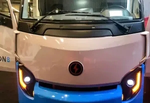 Tesla Semi vs Lion Electric Lion8: Expertenvergleich von Funktionen, Leistung und Innovation