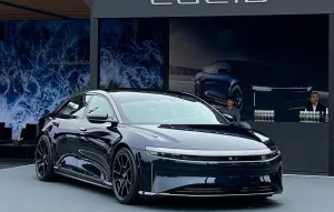 Tesla Roadster vs Lucid Air Sapphire: Preise, Reichweite und Funktionen – Ein Expertenvergleich