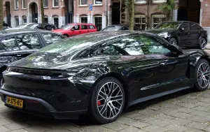 Porsche Taycan Sport Turismo: Funktionen, Preise und Reichweite – Expertenbewertung