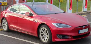 Tesla Model S: Experteneinblicke zu Funktionen, Leistung und mehr